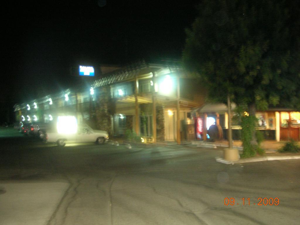 Parkside Inn Фресно Екстериор снимка